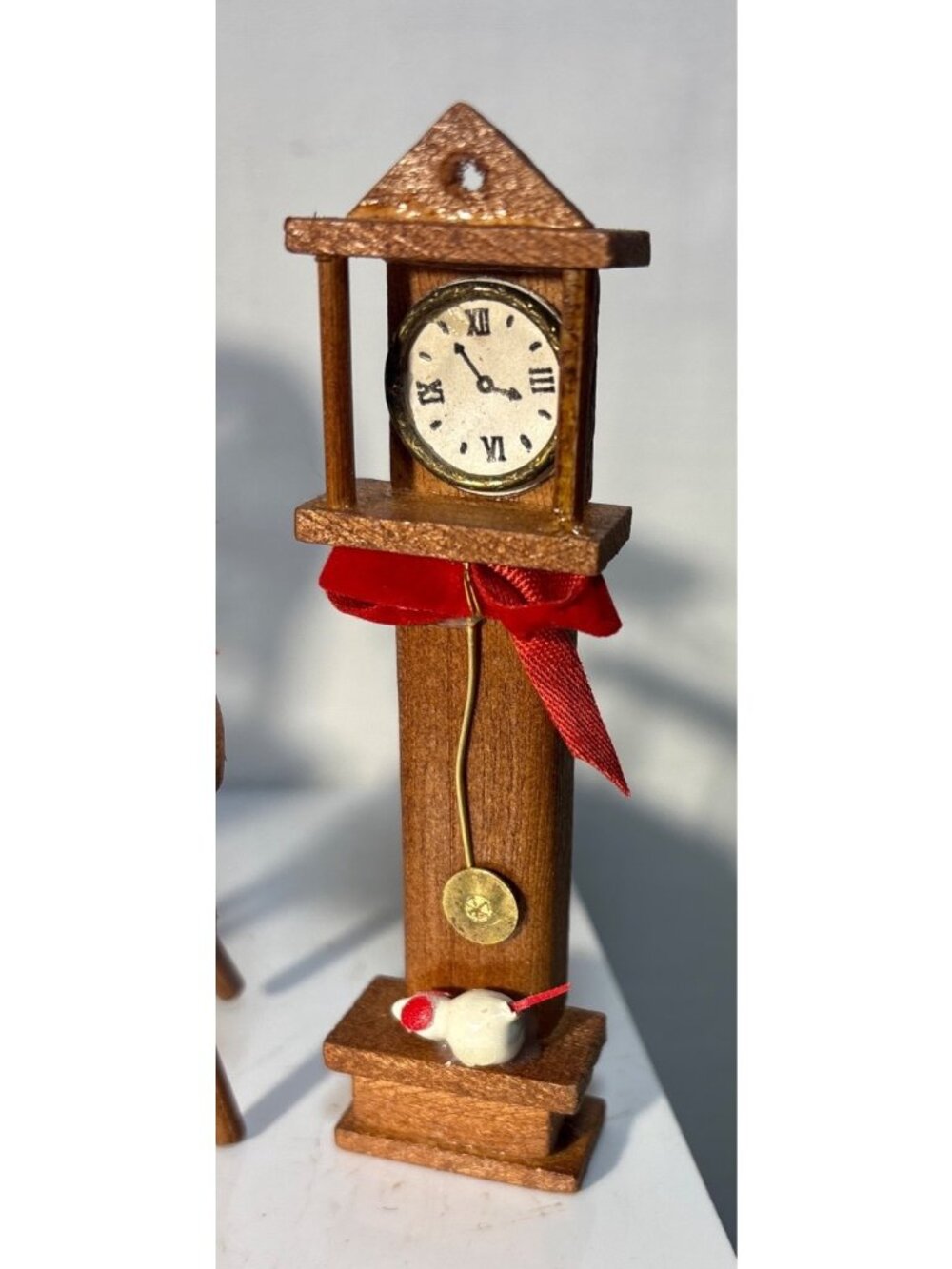Miniature Wooden Dollhouse Furniture Christmas Spinning Wheel Chair & Clock Mice - Picture 4 of 8